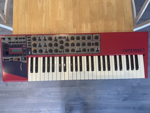 Nord lead 49 key - 3,