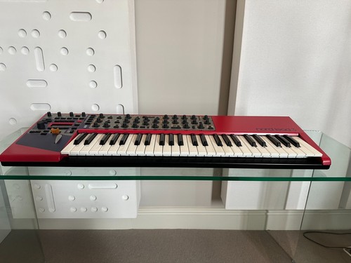 Nord lead synth gator - lead,